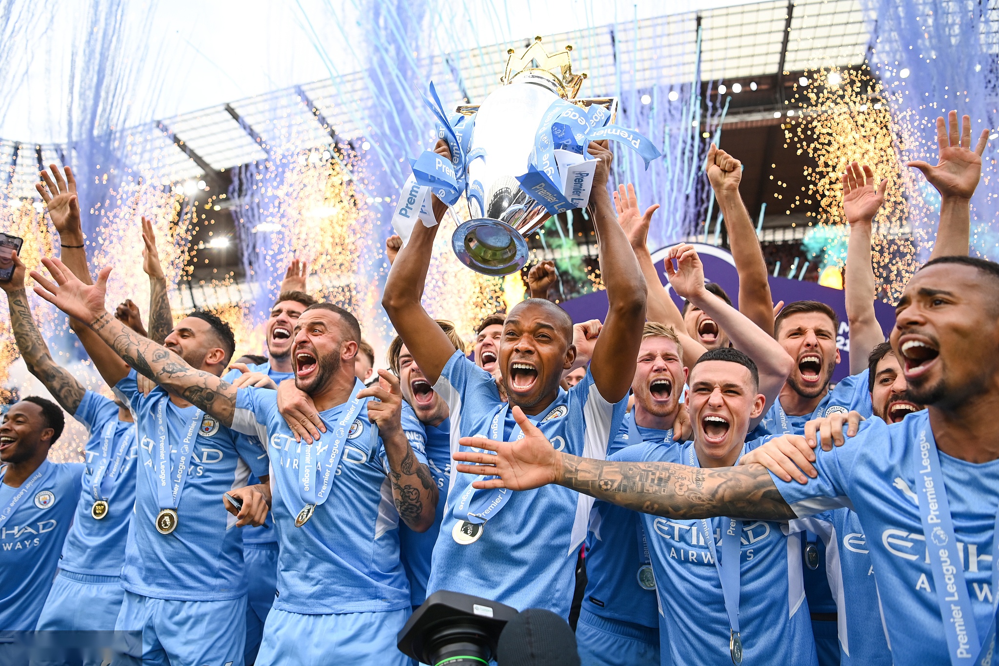 有着光明的 有着光明的